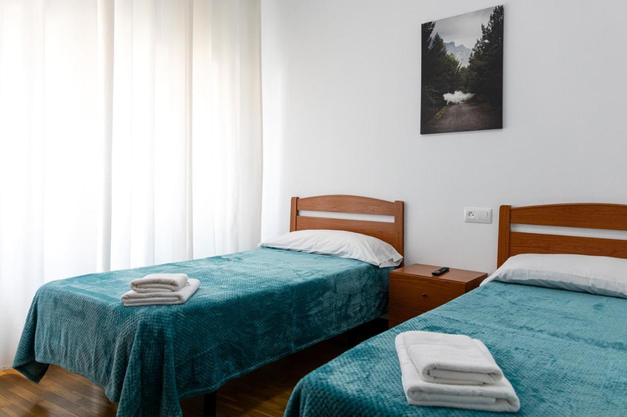 Yani'S Hospedaje Pension 1 Estrella Arriondas Ngoại thất bức ảnh