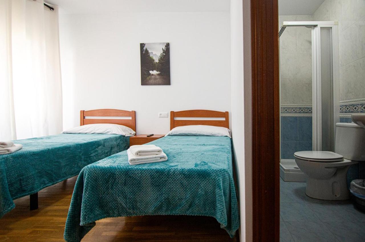 Yani'S Hospedaje Pension 1 Estrella Arriondas Ngoại thất bức ảnh