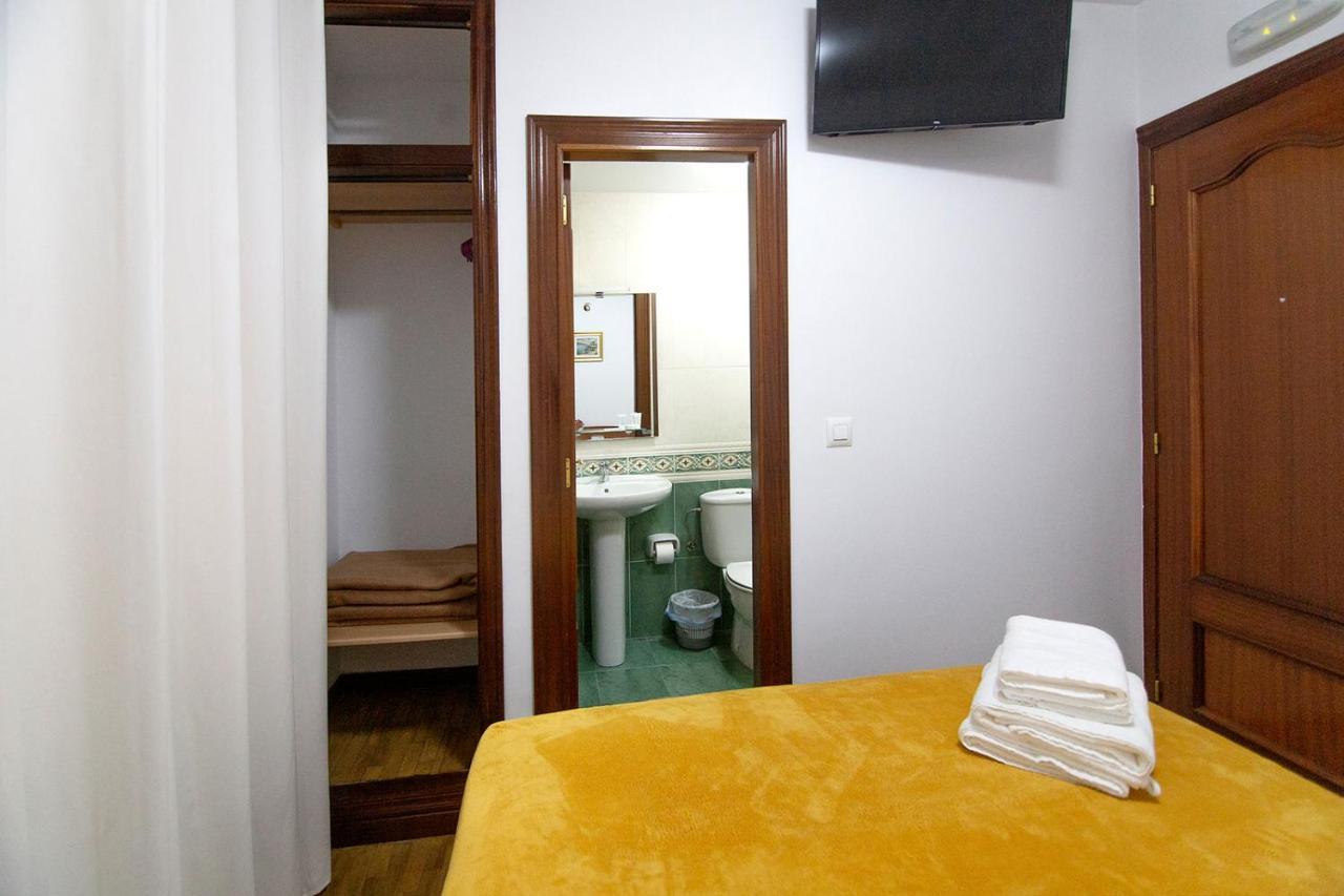 Yani'S Hospedaje Pension 1 Estrella Arriondas Ngoại thất bức ảnh