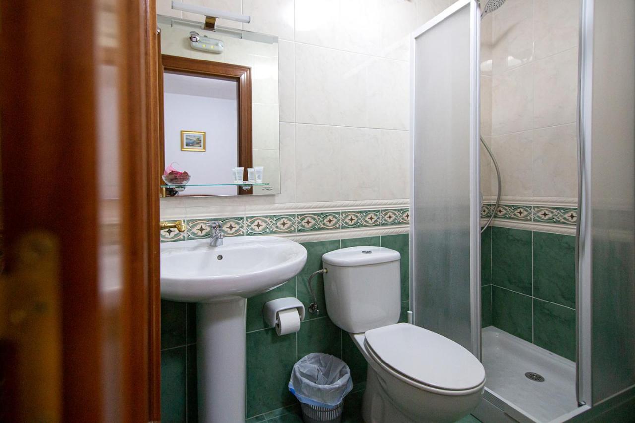 Yani'S Hospedaje Pension 1 Estrella Arriondas Ngoại thất bức ảnh